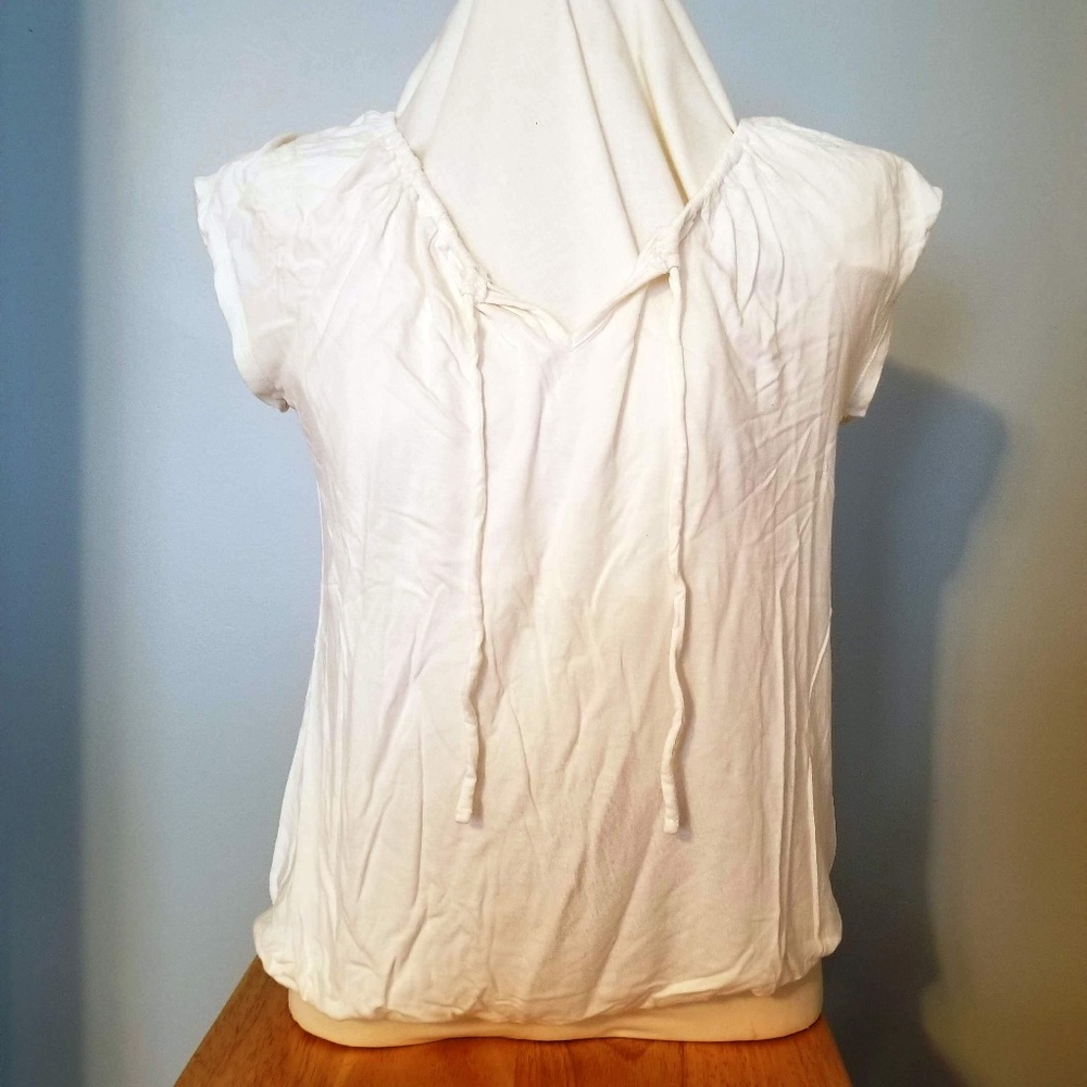Old Navy Cream Tee, Medium